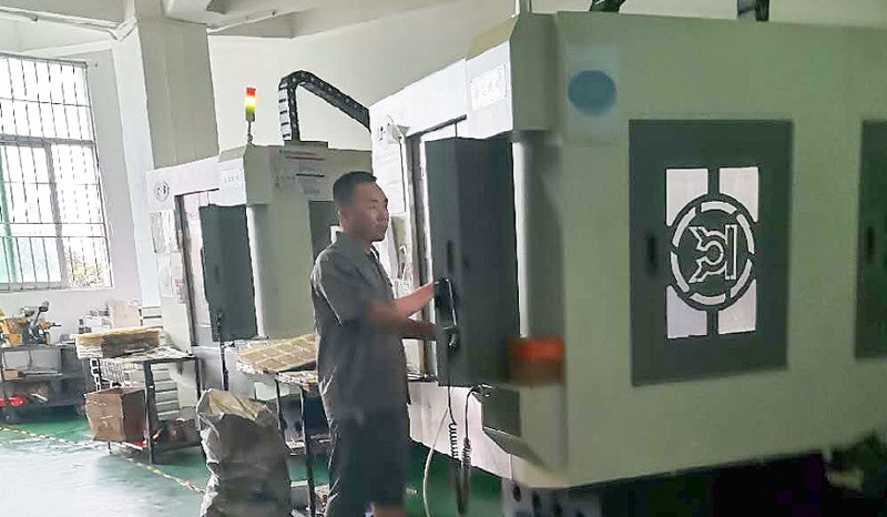 電腦鑼機加設備