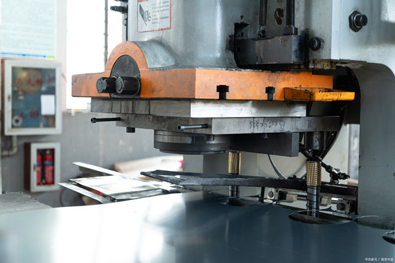  鈑金加工采用脈沖激光技術的原因